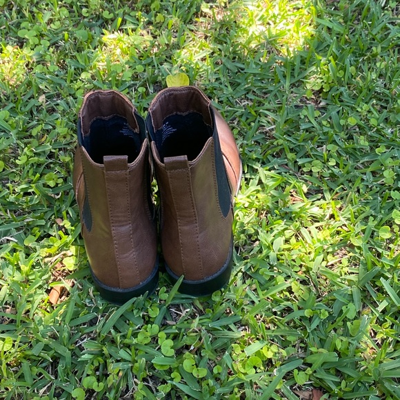 H&M Brown Chelsea Boots - Picture 5 of 7
